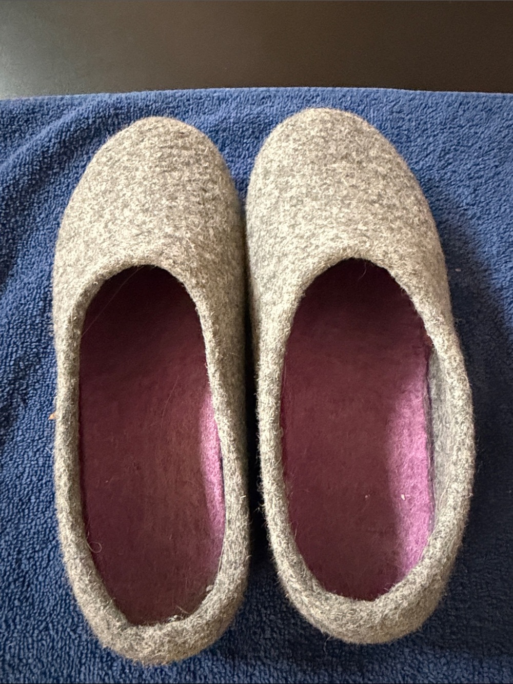 Women's Gray Felt Slip-On Slippers with Plum Insole